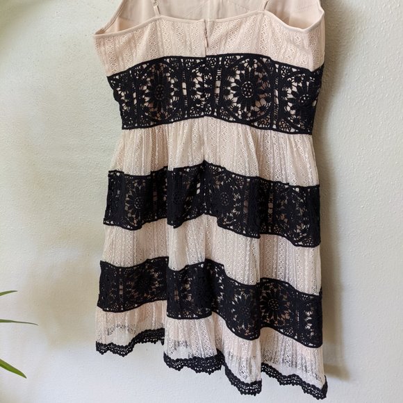 New Foxiedox Ophelia Two Two Striped Lace Print Sleeveless Pleated Mini Dress - Picture 12 of 13